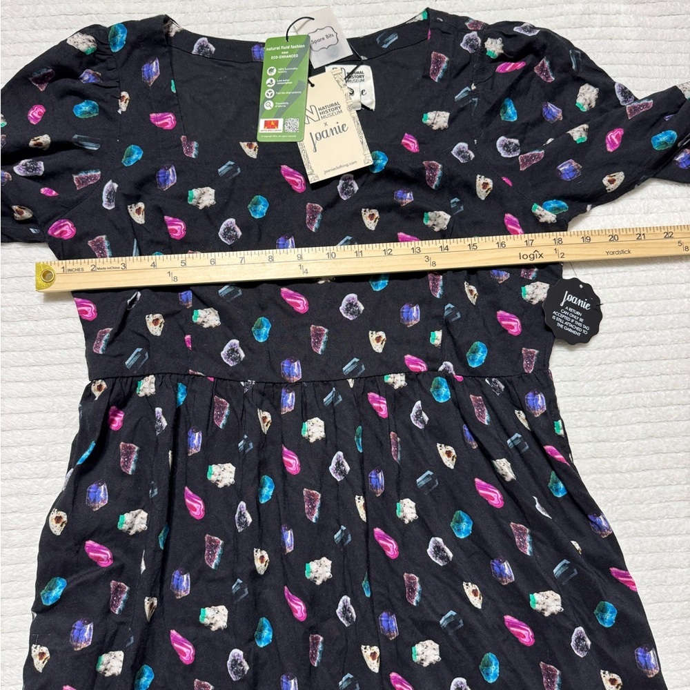 Elegant Long Sleeve Dress with Multicolor Patterns - Picture 4 of 13